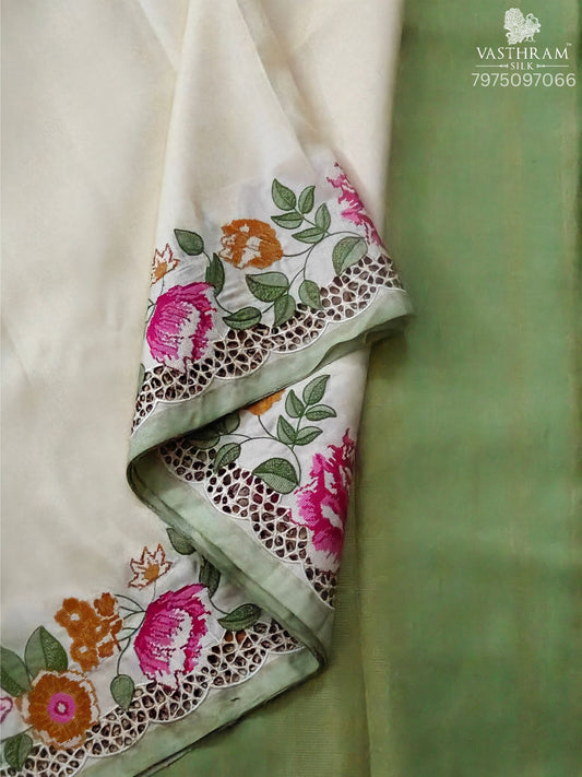 Off White Colour Kanchivaram Silk Saree With Plain Body Code : KA0473