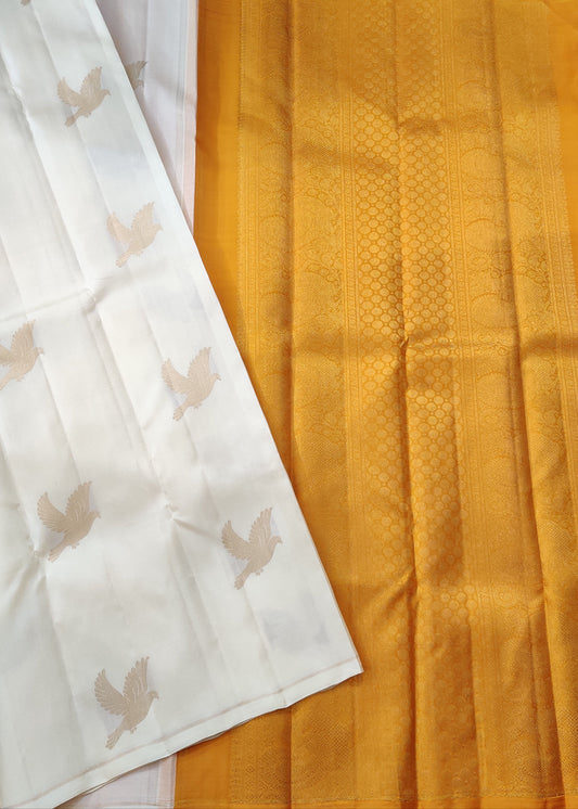 Off white Colour Pure Silk Kanchivaram Silk Saree With Bird Motif All Over Code : KA0125