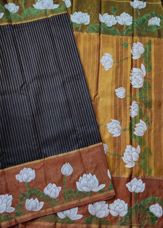 Black Colour Pure Silk Kanchivaram Silk Saree With Zig Zag Zari Stripes All Over Code : KA0325