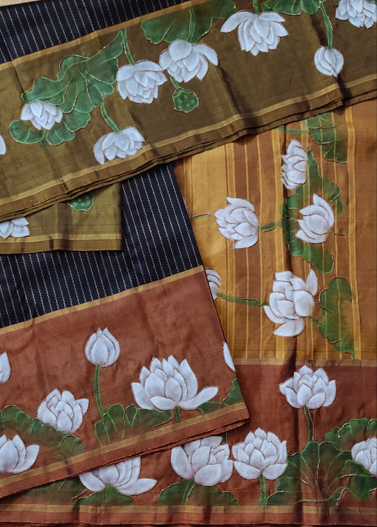 Black Colour Pure Silk Kanchivaram Silk Saree With Zig Zag Zari Stripes All Over Code : KA0325