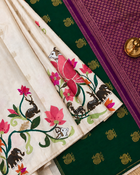 Off White Colour Pure Zari Kanchivaram Silk Saree With Zari & Hand Painting & Hand Work Body