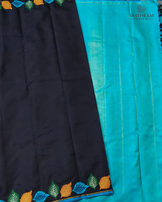 Black Colour Kanchivaram Silk Saree With Plain Body Code : KA0511
