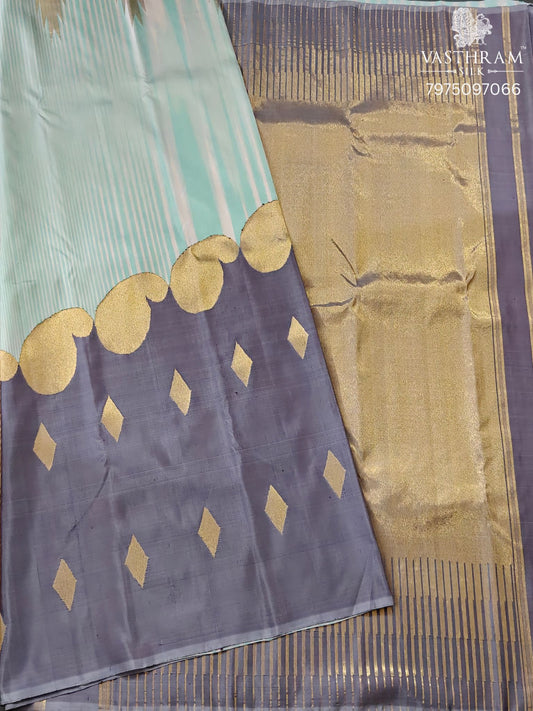 Light Pista Green Colour Kanchivaram Silk Saree With Thread Woven Motif All Over Code : KA0477