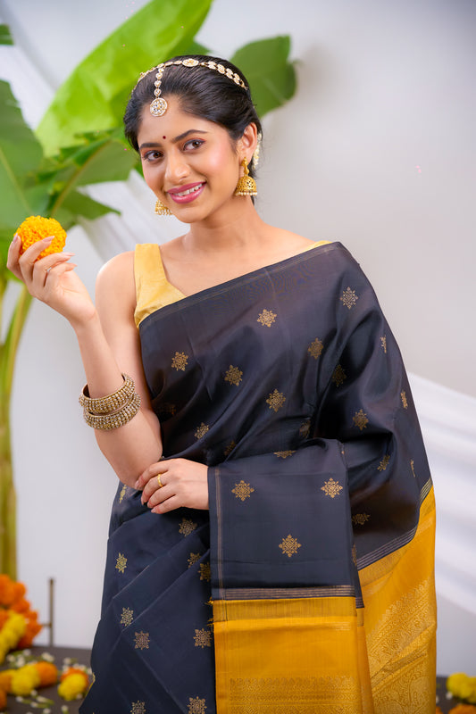 Black Colour Kanchivaram Silk  With Zari Motif