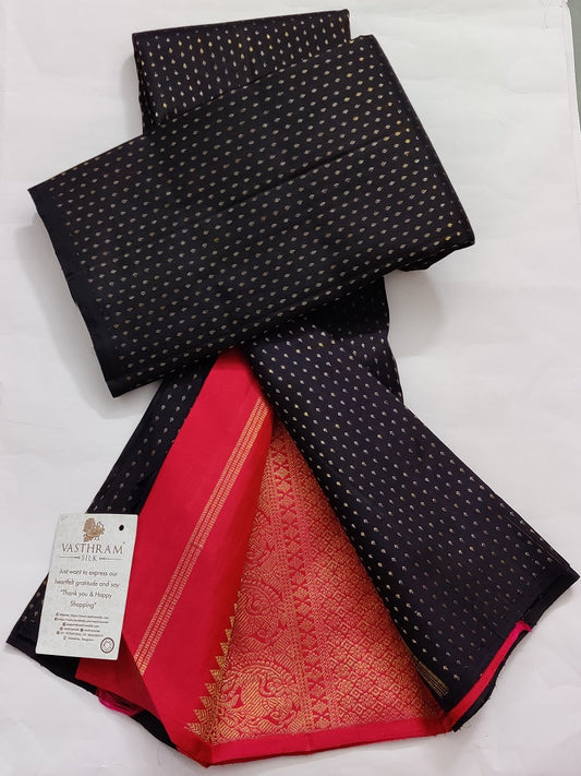 Kanchivaram Silk Code : J0623KA031833