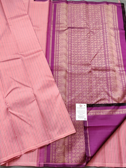 Onion Colour Kanchivaram Silk Saree With Thread Woven Motif