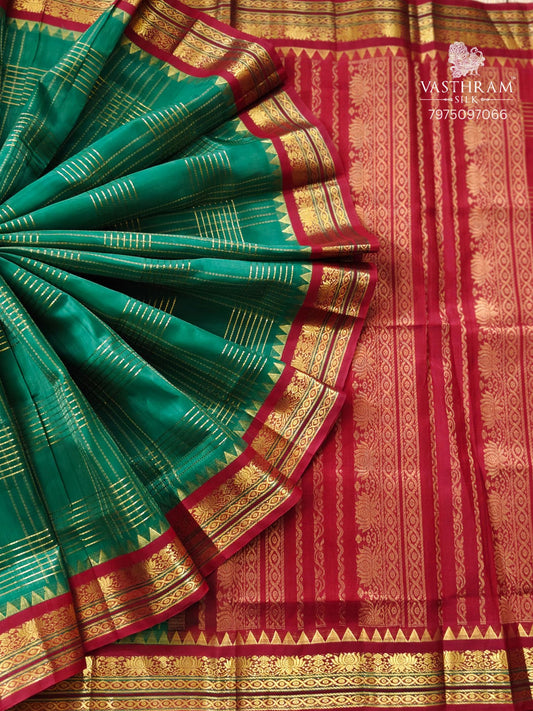 Green Colour Silk Cotton Saree With Zari Checks All Over Code : SC040