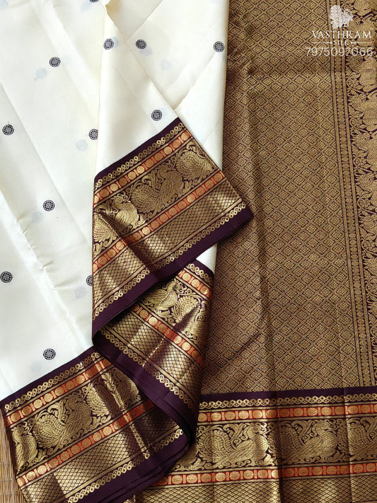 Off White Colour Kanchivaram Silk Saree With Phread Woven Butta All Over Code :KA0472