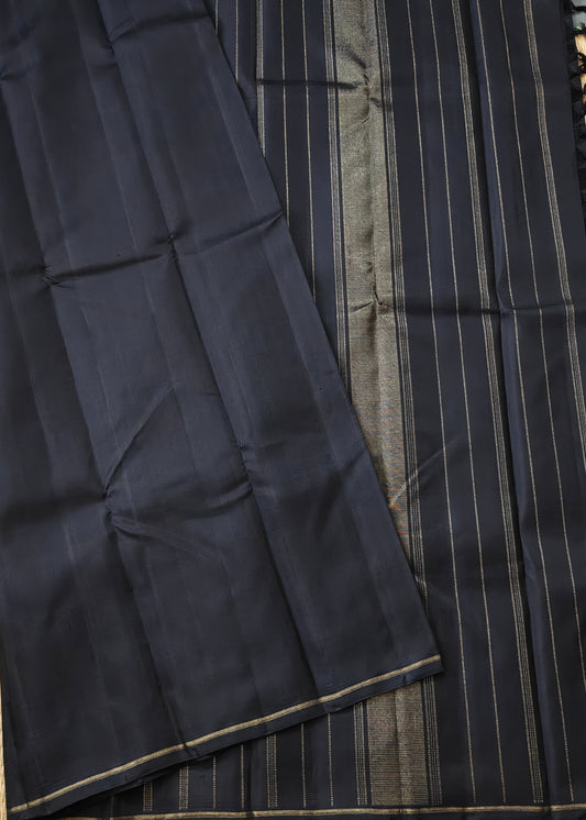 Black Colour Plain Kanchivaram Silk Saree Code : KA0445