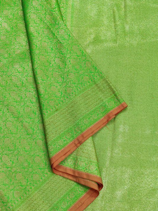 Semi Banarasi Saree Code : J0621SC1372109