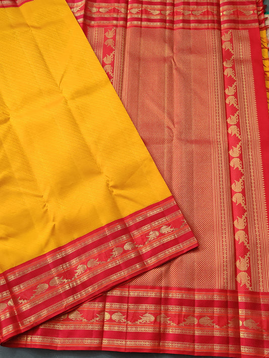 Yellow Colour Pure Silk Pure Zari Kanchivaram Saree Thread Woven Motif