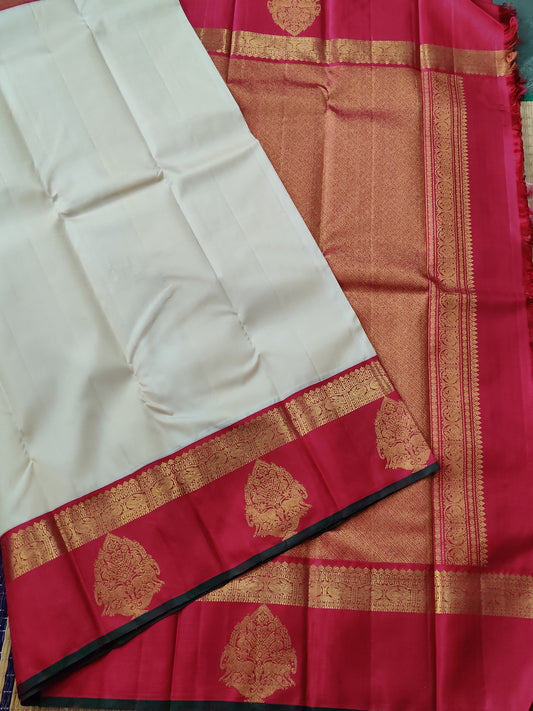 Cream Colour Kanchivaram Silk Saree With Plain Body