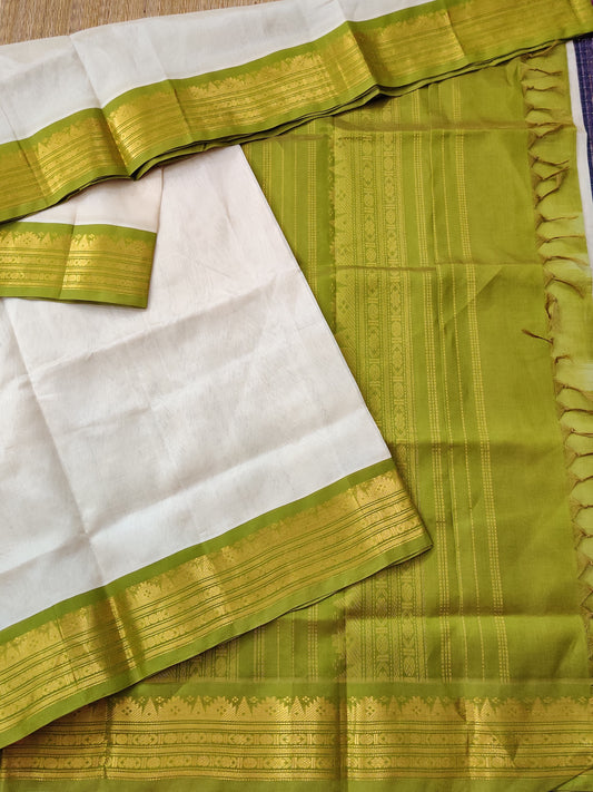 Off White Colour Silk Cotton Saree With Plain Body