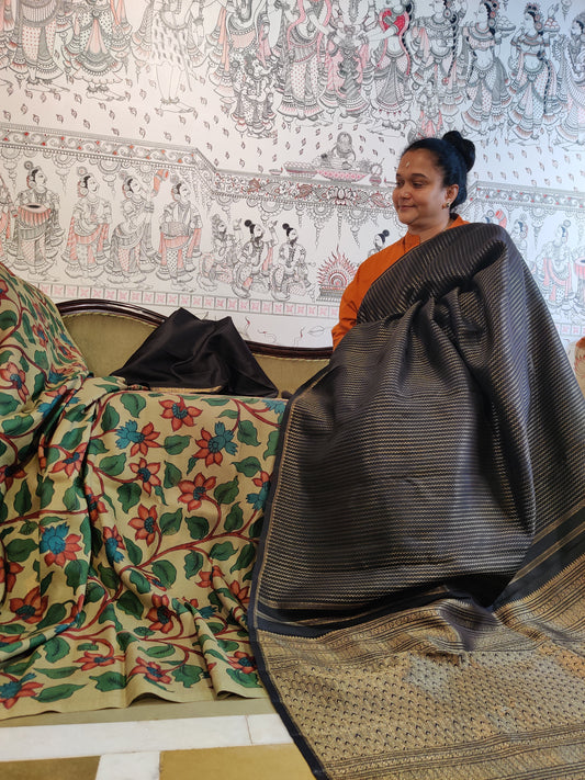 Black & Mehandi Green Half/Half Kanchivaram Silk With Pen Kalamkari Work Code : KA0117
