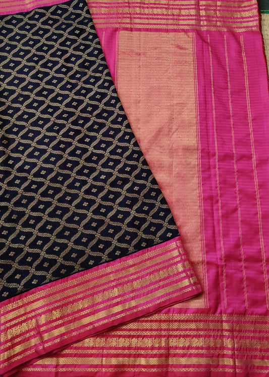 Black Colour Georgette & Gadwal Fusion Saree Code : VB0213