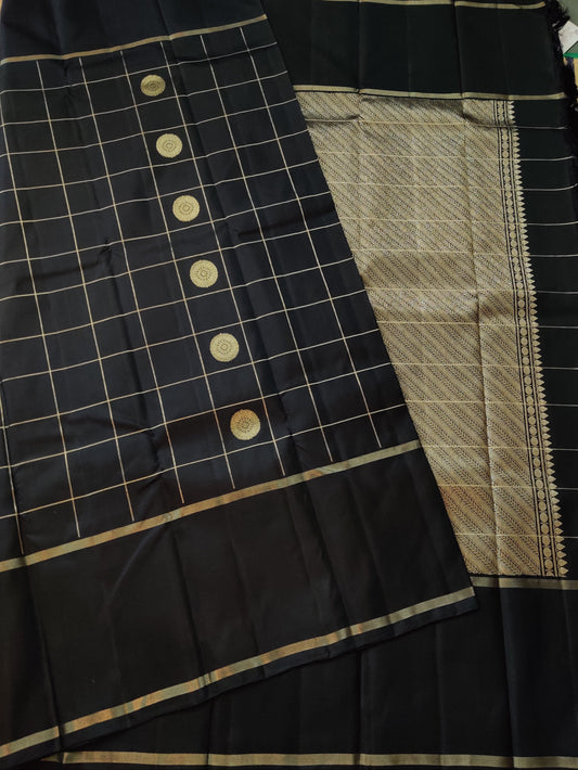 Black Colour Kanchivaram Silk Saree With Zari Butta All Over  Code : KA0292