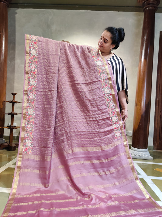 Onion Pink Colour Mysore Crepe Silk Saree With Zari Checks All Over Code : KA0303