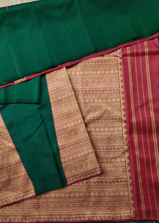 Bottle Breen Colour Kanchivaram Silk Saree With Temple Zari Motif Code : KA0321