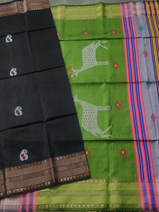Black Colour Bishnupuri Silk Saree With Thread Woven Motif All Over Code : VB0408