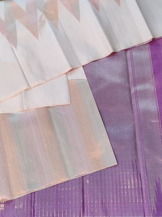 White Colour Kanchivaram Silk Saree With Silver & Cupper Zig Zag Zari Motif Body Code : KA0351