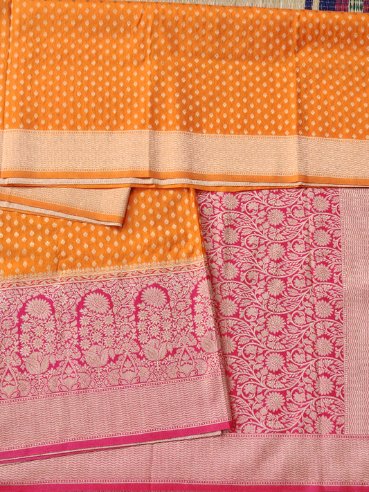 Green Colour Semi Banarasi Saree With Zari Butta All Over Code : VB0433