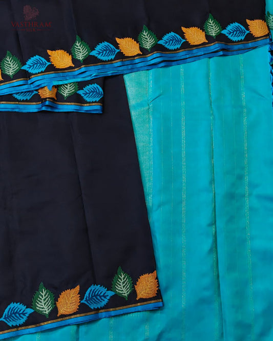 Black Colour Kanchivaram Silk Saree With Plain Body Code : KA0511