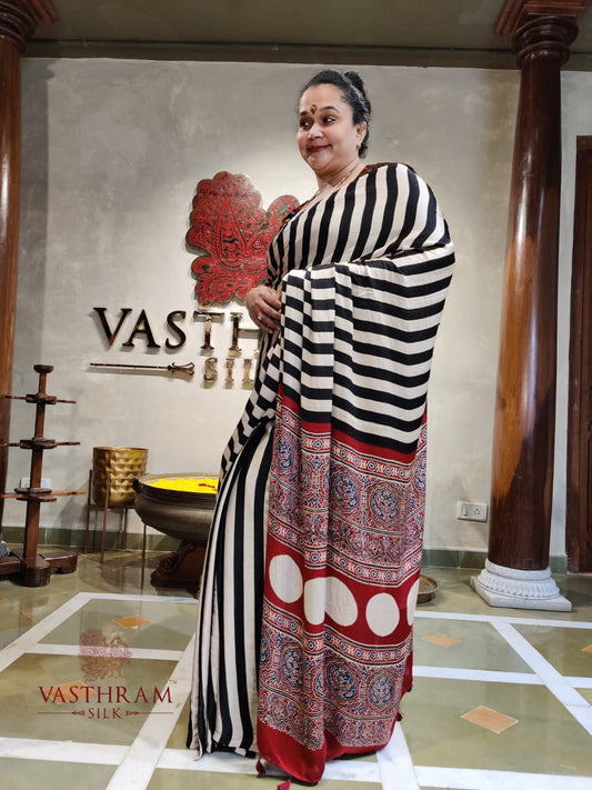 Vertical Stripes Modal Saree Code : VB0318